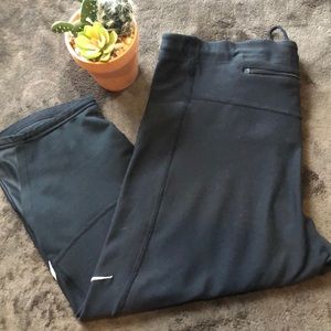 NIKE Crop Black leggings.